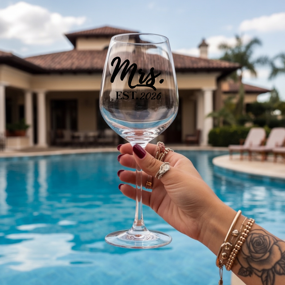 “Custom ‘Mr. & Mrs.’ Glass Set Made Just for Their Special Day” ‘Mr. & Mrs.’ Wine Glass Set!